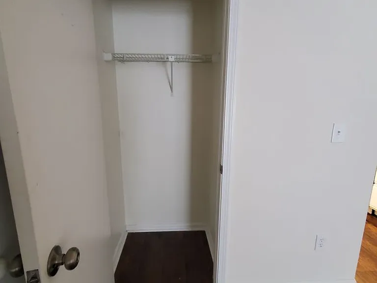 414-417 426 Munson Pl — Photo 3