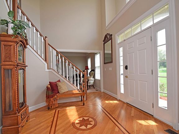 2nd image of 7027 Beech Hollow Dr