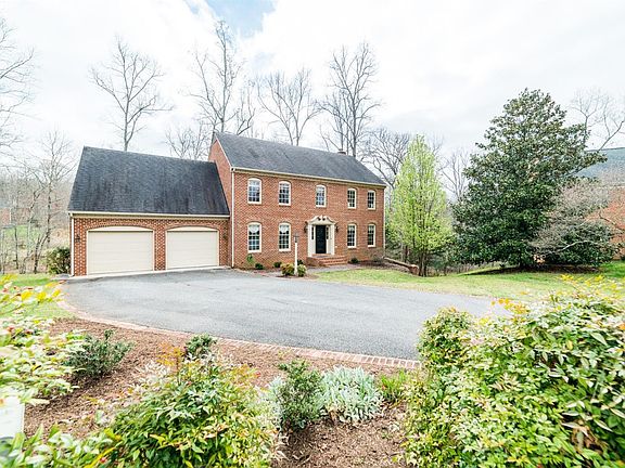 2nd image of 1216 Nichols Tavern Dr