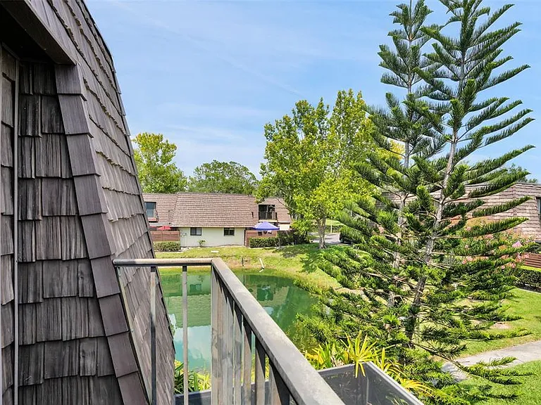 15217 W Pond Woods Dr — Photo 41