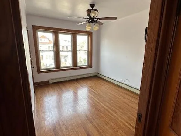 2555 W 45th St Unit 2, Chicago, IL 60632