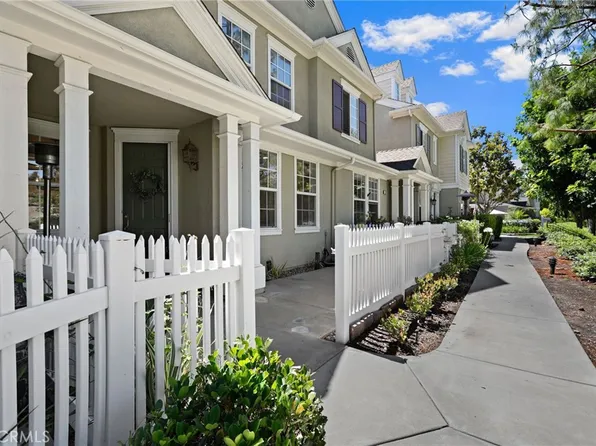 77 Strawflower St, Mission Viejo, CA 92694