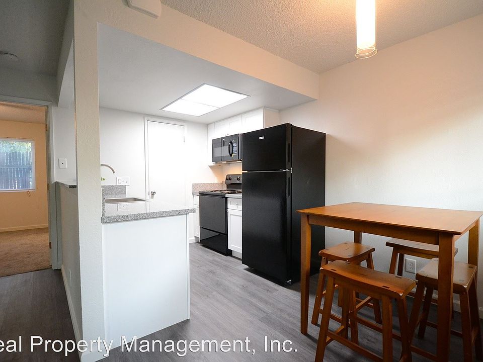 1st image of 2705 Akard Ave APT 04