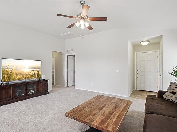 4th image of 1036 SW 158th St