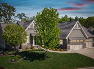 12 Creekside Ln, Saint Paul, MN 55126