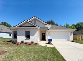6104 Margie Collins Dr, Owens Cross Roads, AL 35763