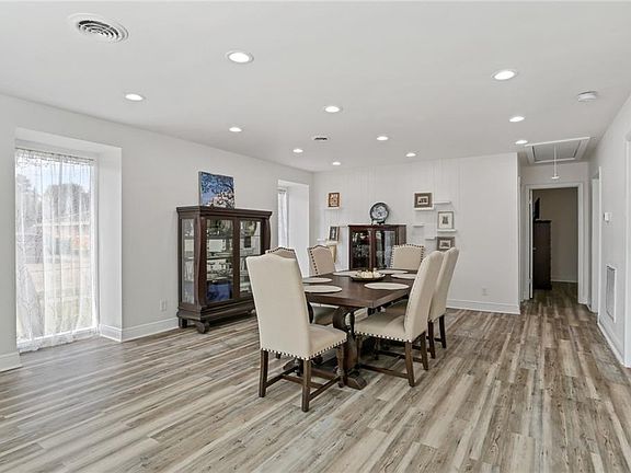 4th image of 605 Beverly Garden Dr