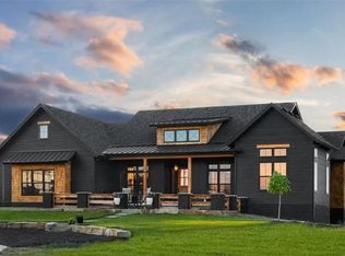 2 Dirienzo Dr, Greece, NY 14468