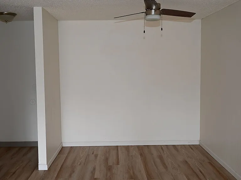 2301 SE Courtney Ave #9 — Photo 2