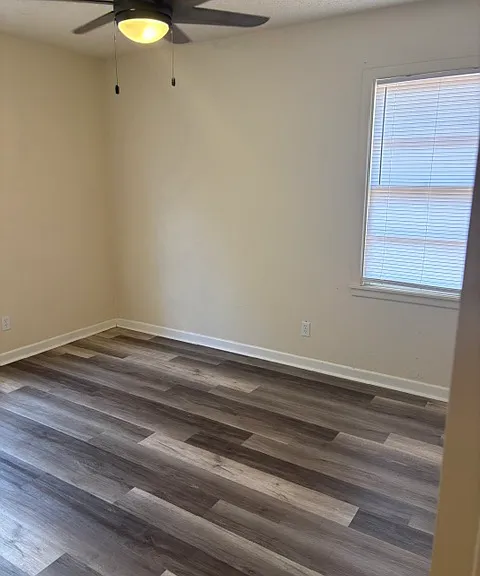942 Forrest Ave — Photo 9