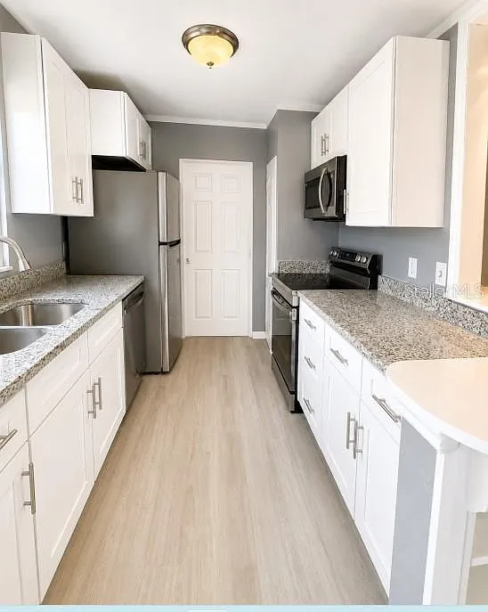 3 bed, 2.0 bath, 1129 sqft, $1,700 — Photo 3