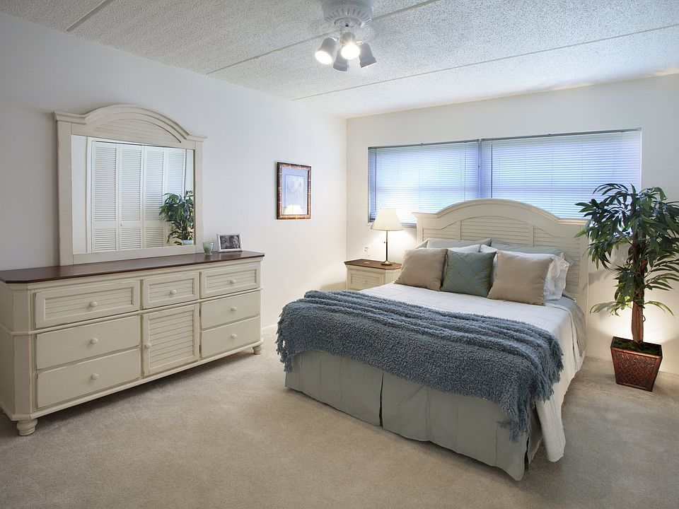 There are double closets in the 1 bedroom apartment