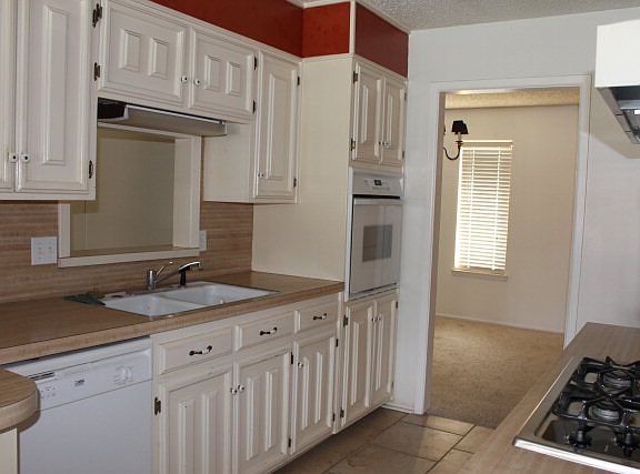 3rd image of 1462 Pagewood Ave