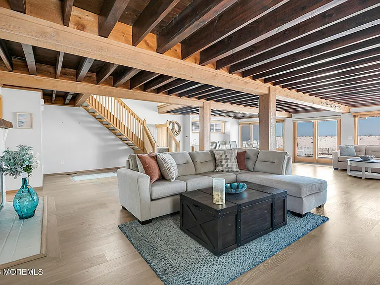 304 Oceanfront — Photo 16