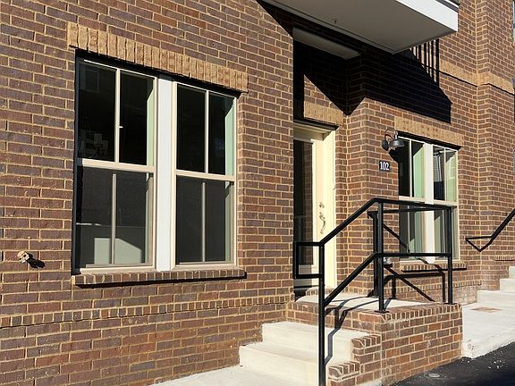 2nd image of 1021 Vida Way #102