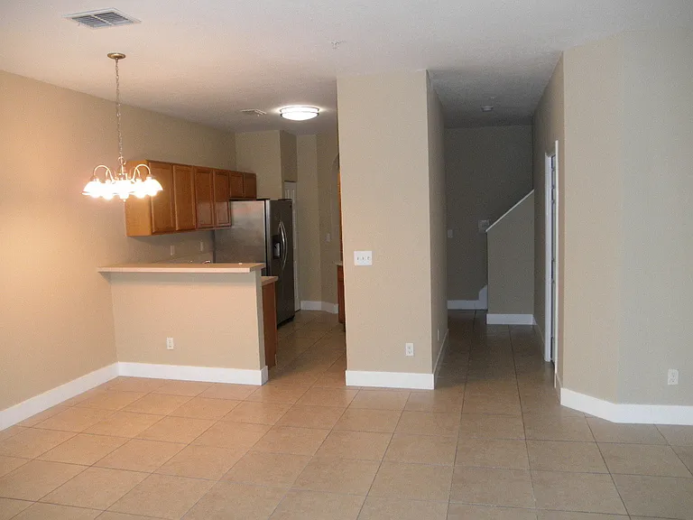 822 Pipers Cay Dr — Photo 3