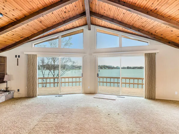 8030 Island Ct, Stanwood, MI 49346