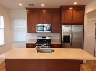 1 Willowdale Ave #3, Port Washington, NY 11050