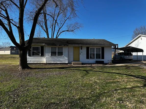 1502 S Pine St, Centralia, IL 62801