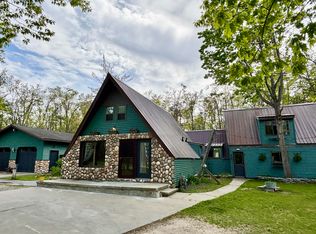 3334 Pleasant View Dr, Lewiston, MI 49756