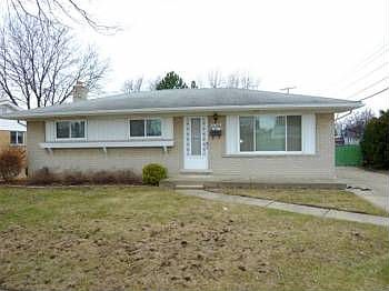1st image of 27369 Broadmoor Dr