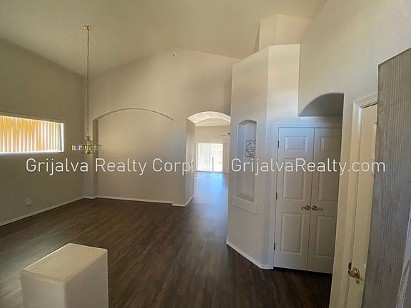 4th image of 1342 W Hopbush Way
