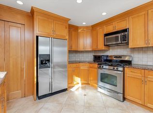 2440 160th St, Whitestone, NY 11357