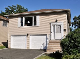 21 Robbinwood Ter, Linden, NJ 07036