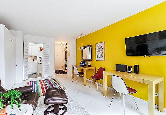 4th image of 430 W 34th St APT 9G