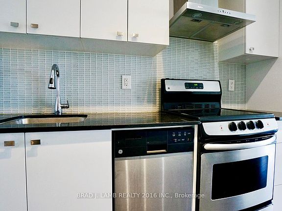 4th image of 51 E Liberty St #2211
