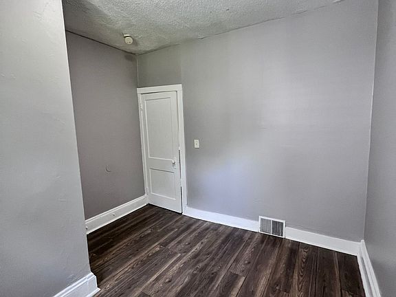 5th image of 3362 E 145th St APT 3