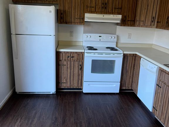 4th image of 990 Northwestern Ave APT B