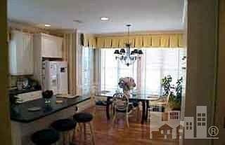 5th image of 6000 Wellesley