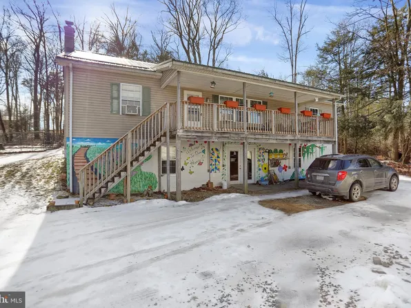 86 Animal Ln, Millerstown, PA 17062