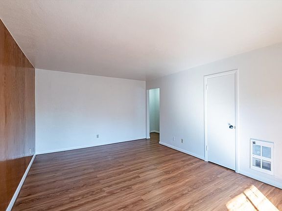 4th image of 1744 Center St NE