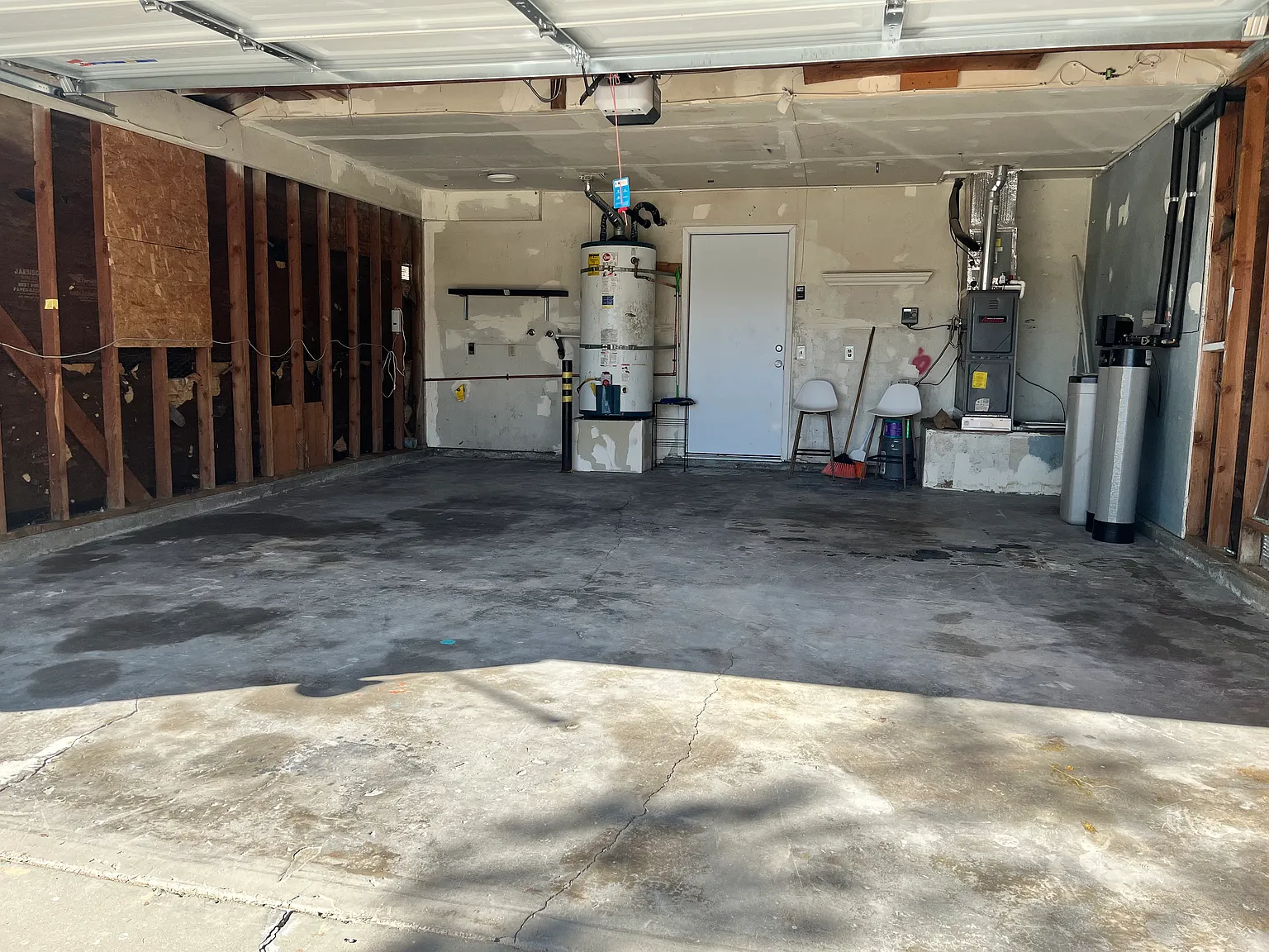 3 bed, 1126 sqft, $2,200 — Photo 2