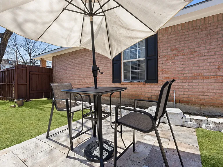 1047 Eldorado Ave — Photo 33
