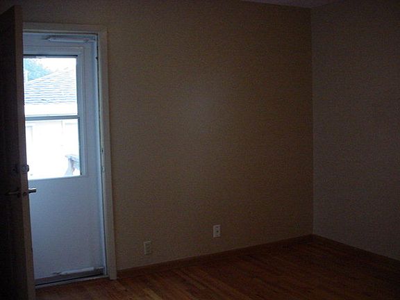 2nd image of 1609 N Custer Ave
