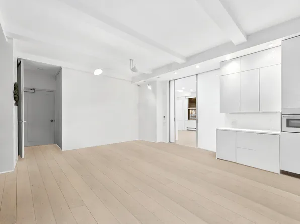 67 Park Avenue image 13 of 14