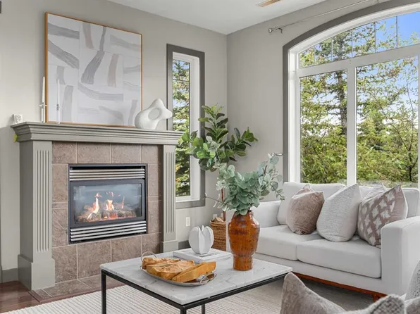 8000 E Wentworth Dr SW #502, Calgary, AB T3H 5K8