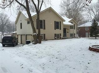 700 SW Charleston Ave, Lees Summit, MO 64081