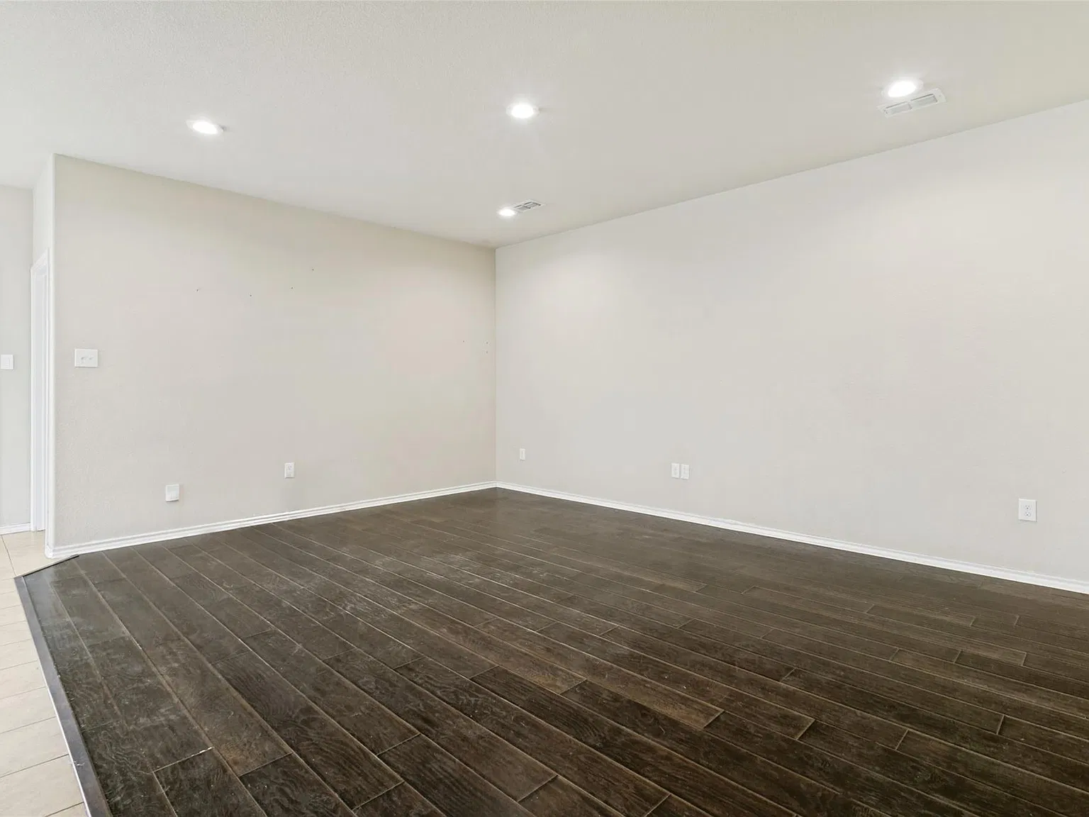 4 bed, 1798 sqft, $2,100 — Photo 4