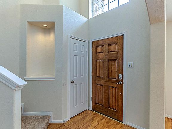 5th image of 12227 Hawthorne Dr