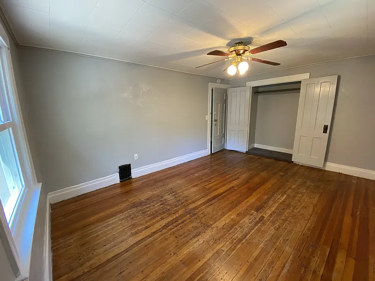 122 Hobart St — Photo 11