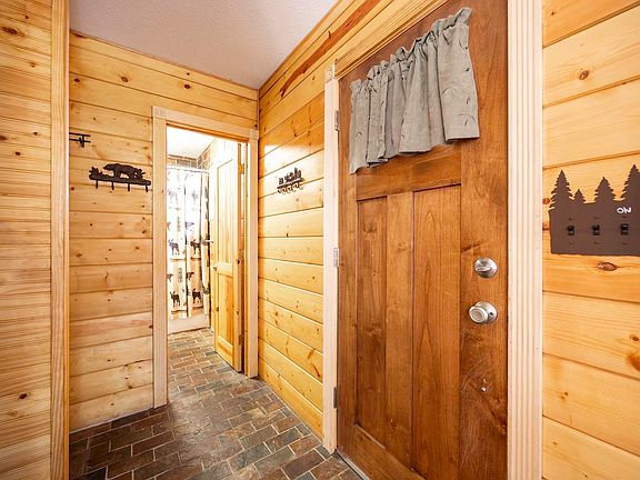 5th image of 51035 Conifer Dr