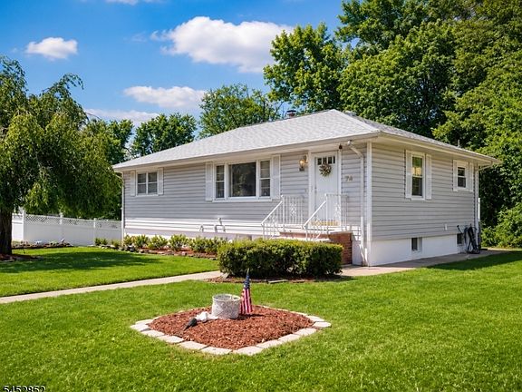 3rd image of 74 Farmingdale Rd
