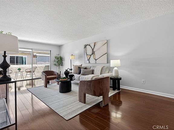 2nd image of 5412 Lindley Ave Unit 322