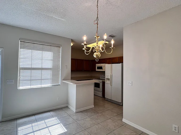 3548 Peppervine Dr — Photo 9