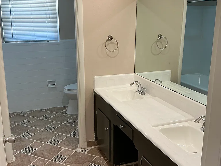 5909 Whitman Ave — Photo 14