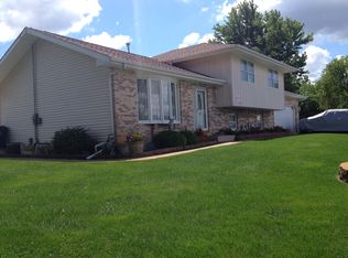 1N107 Gary Ave, Carol Stream, IL 60188
